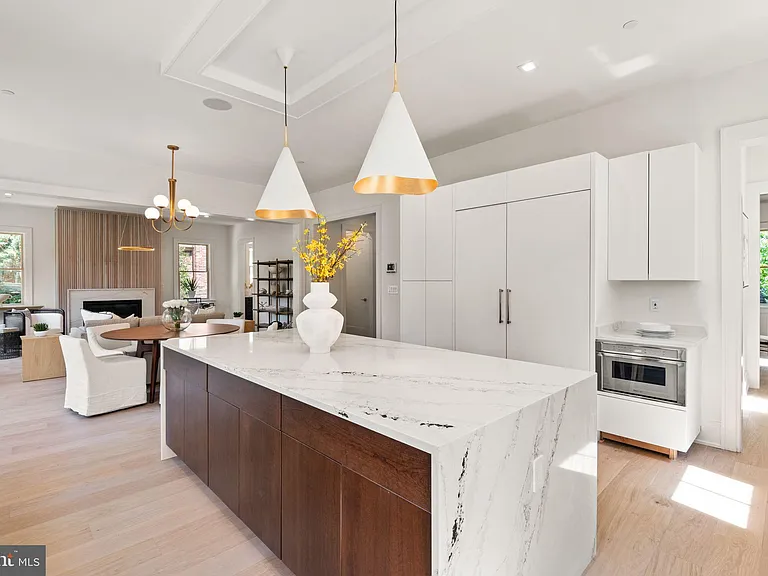 5022 Cathedral Ave NW — Photo 11