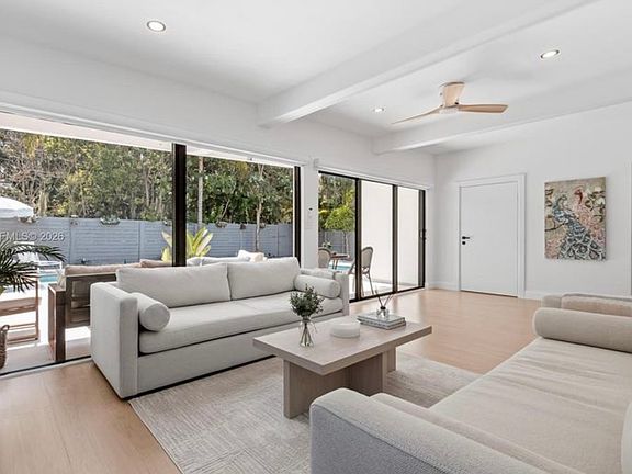 4th image of 696 NE 67th St #1