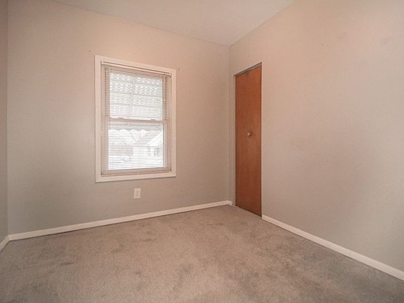 4th image of 4915 E 84th St