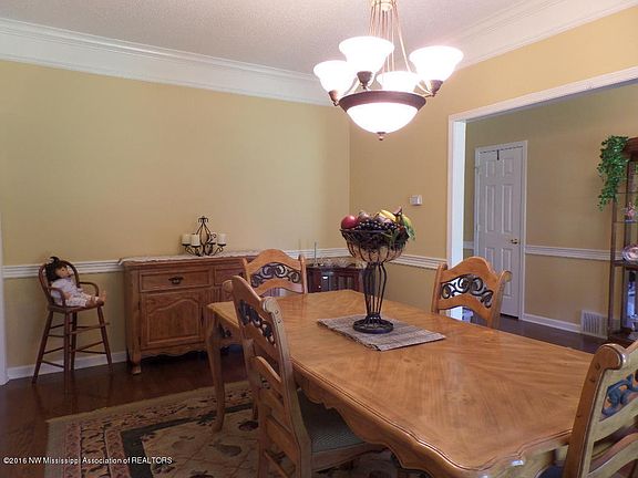 3rd image of 1390 Dogwood Holw