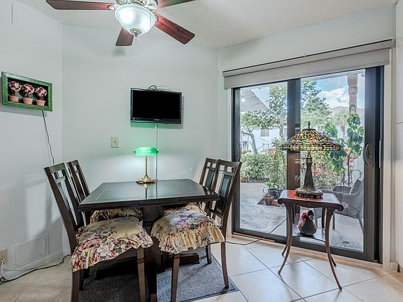 3rd image of 7485 Glendevon Lane #1102