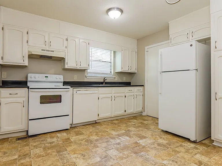 20 Moonglow Dr — Photo 9