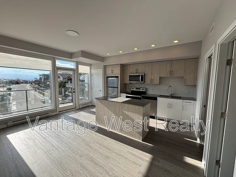 2 bed, 2.0 bath, 781 sqft, $2,095 — Photo 2