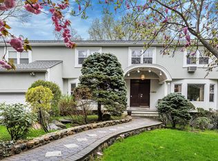 12 Penny Ln, Scarsdale, NY 10583
