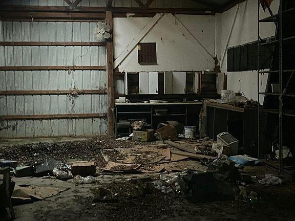 5th image of 144 Bridge St