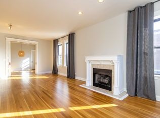 3534 W Wrightwood Ave #2E, Chicago, IL 60647