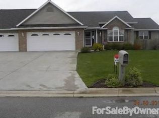 1633 Meadows Ln, Luxemburg, WI 54217