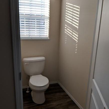 5th image of 23040 Holly Dr