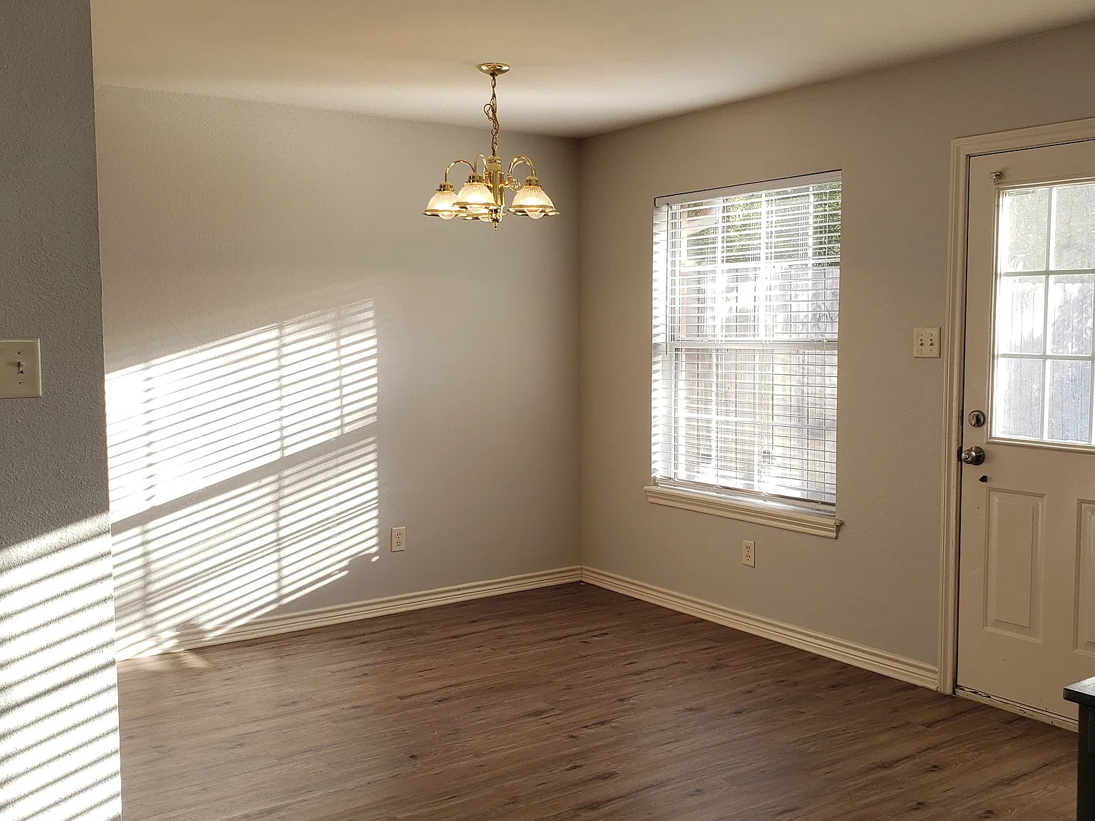 3 bed, 1341 sqft, $1,700 — Photo 4