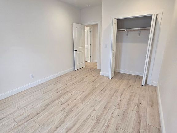 4th image of 3347 N Tacoma Ave