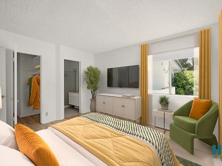 Bedroom with In-Suite Bathroom and Closet