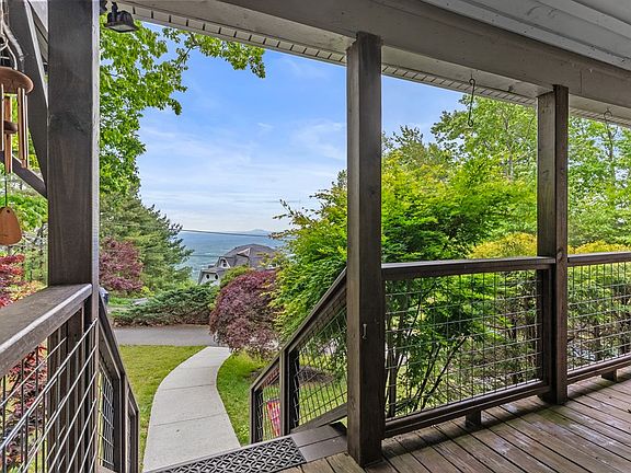 3rd image of 504 Panorama Dr