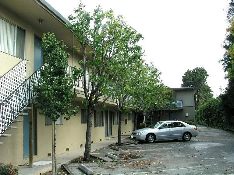 565 N Britton Ave — Photo 7