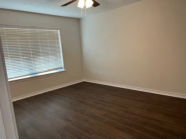 1209 N Houston Ave — Photo 6