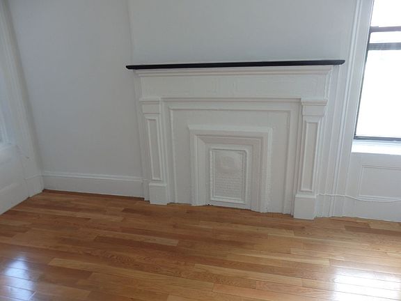 4th image of 500 W 48th St APT 2RN