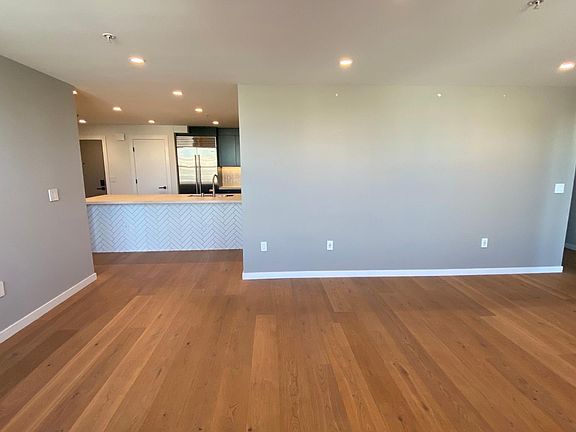 5th image of 601 Alabama St Unit 401