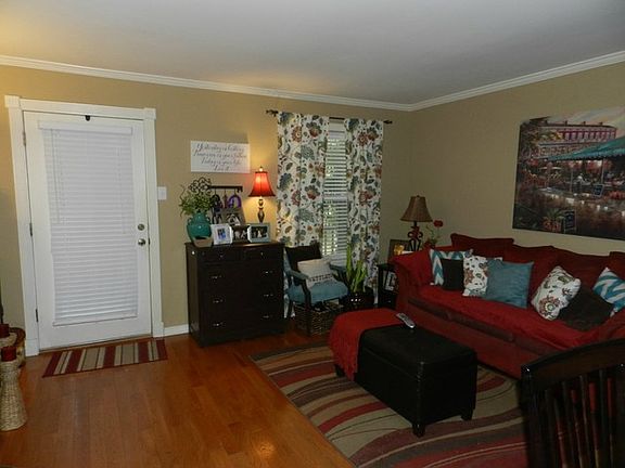 4th image of 3725 Marion Ave APT 8