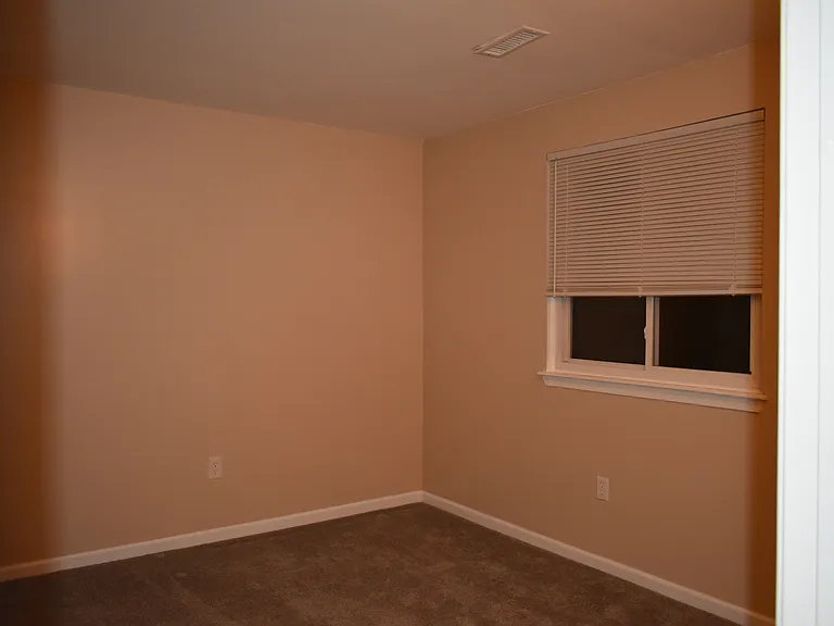 315 Pond View Ln — Photo 18