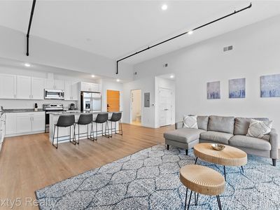 166 Oak St #Penthouse 2, Wyandotte, MI, 48192