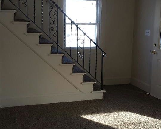 4th image of 712 Woodlawn Ave