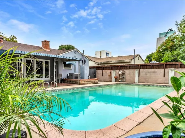 6913 Columbus Ave, Van Nuys, CA 91405