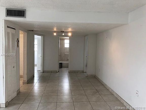 2nd image of 1605 Meridian Ave APT 0404