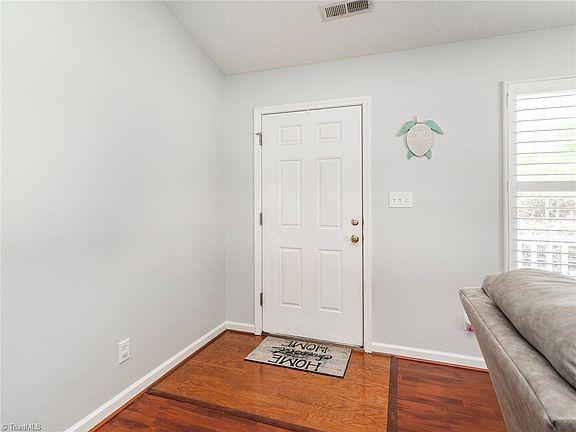 3rd image of 113 Palmetto Ct