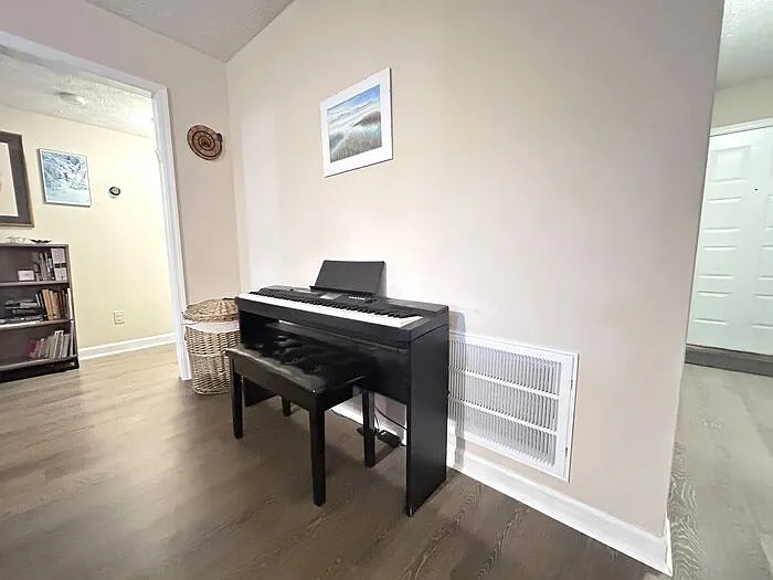 1378 N Crossing Dr NE #1378 — Photo 3