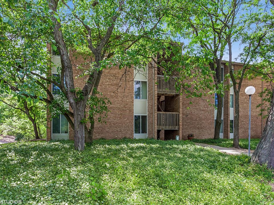 1st image of 6008 E Lake Dr APT 2A