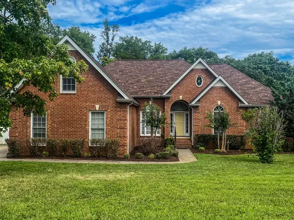 301 Royal Glen Blvd, Murfreesboro, TN 37128