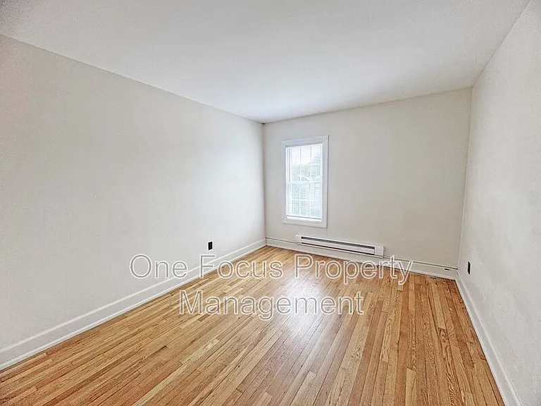 236 Pennsylvania Ave — Photo 5