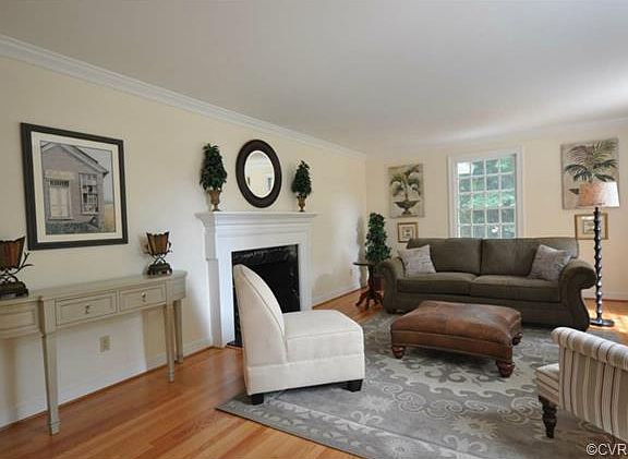 3rd image of 9516 Cragmont Dr