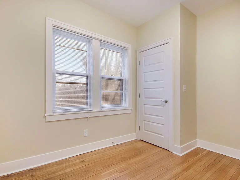 220 Eastern Ave SE #1 — Photo 5