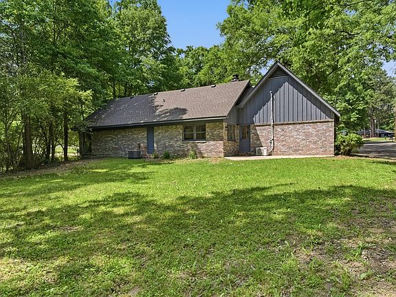 5th image of 1110 Forest Hills Dr