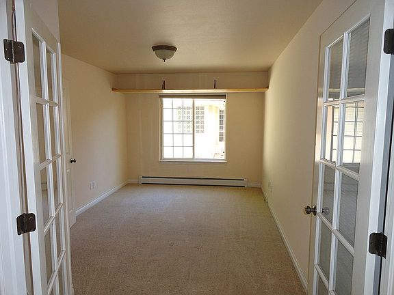 bedroom/office