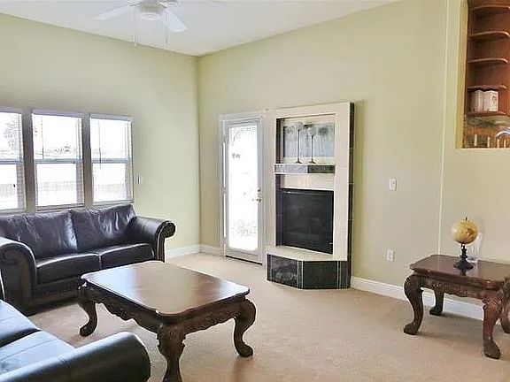4th image of 310 Tamarack Ave