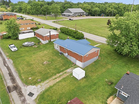 5th image of 1382 Langeloth Rd