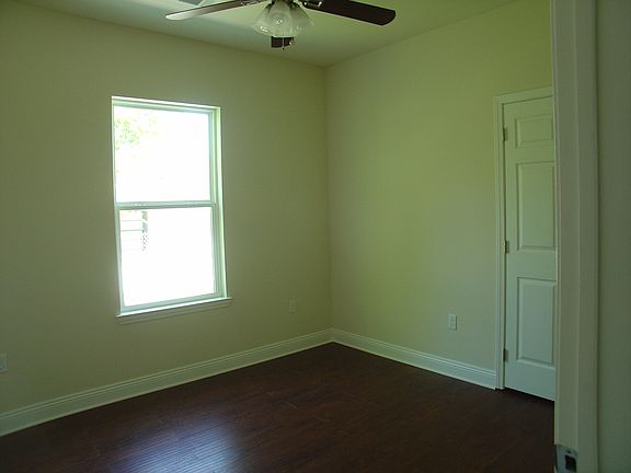 5th image of 4416 Wellington Ave