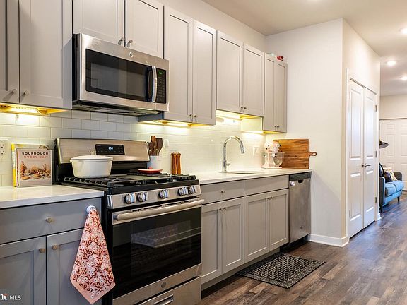5th image of 3708 Haverford #1