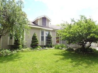 579 Eisenhower Dr, Marengo, IL 60152