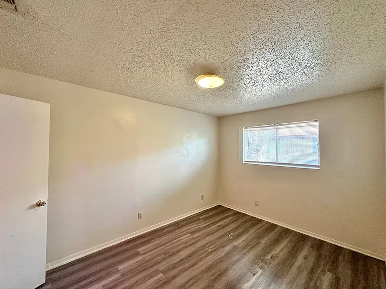 2101 Robert E Lee Dr — Photo 11