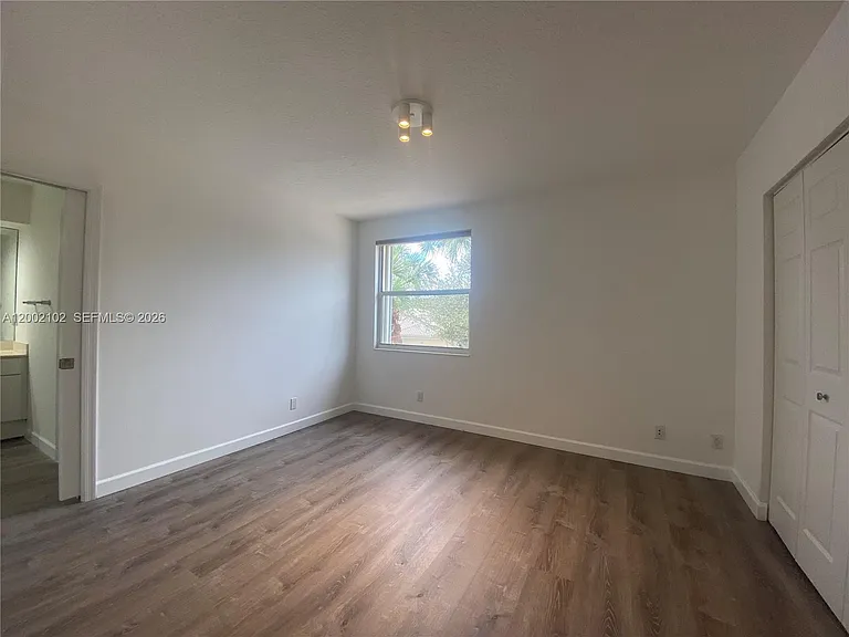 2486 Bay Isle Dr — Photo 31