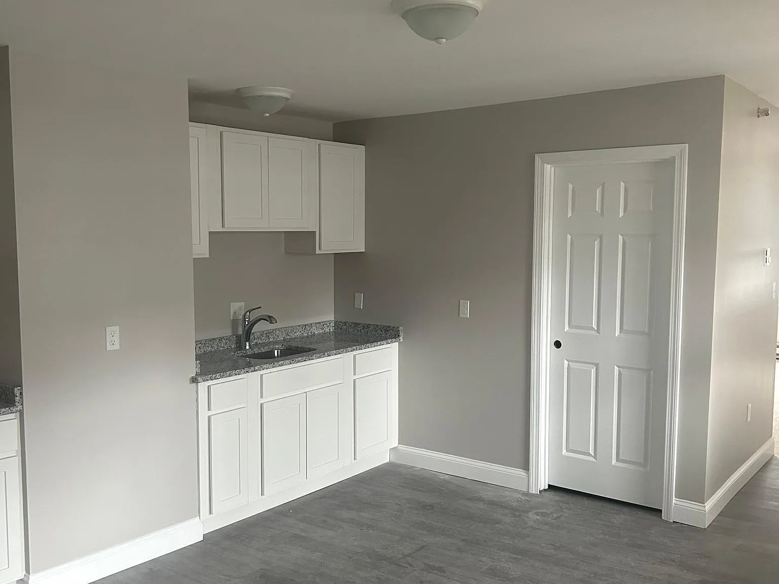 2 bed, 700 sqft, $1,600 — Photo 2