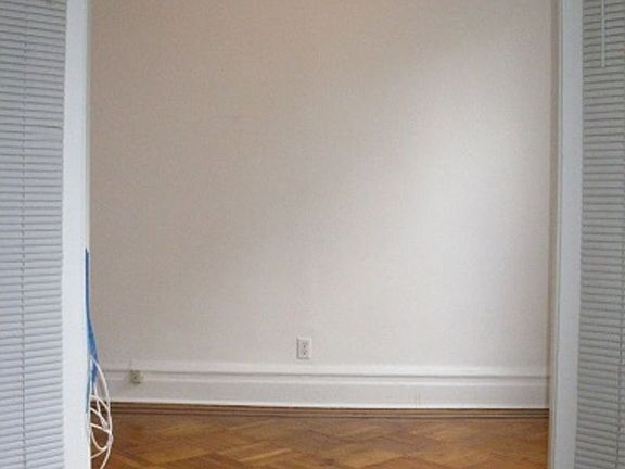 3rd image of 129 W 74th St APT 4A