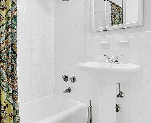 4th image of 185 W Houston St APT 2K