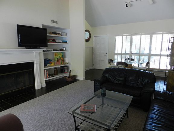 4th image of 5007 Villa Pl W