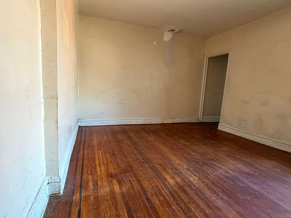 2nd image of 24 Kensington Ave #5E
