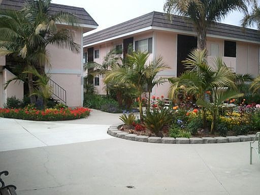 5th image of 895 Empire Ave APT 206