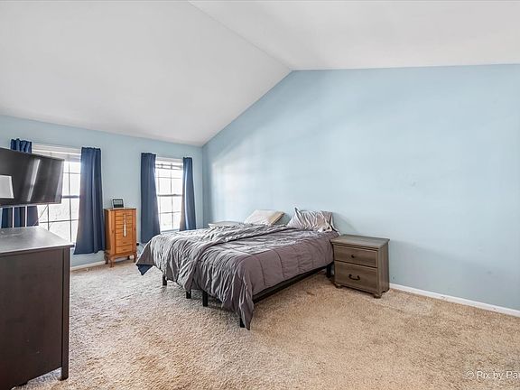 5th image of 4107 Sarah Dr