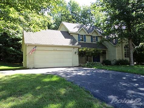 3rd image of 3873 Village Circle Dr